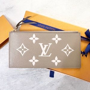 ❌SOLD❌ LOUIS VUITTON Empriente Leather Zippy Coin Holder In Dove/Cream